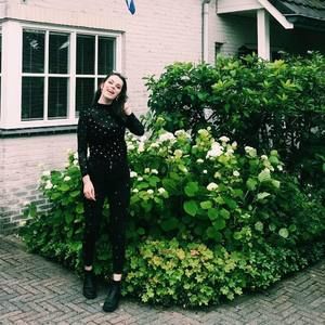 Meet your Posher, Fleur